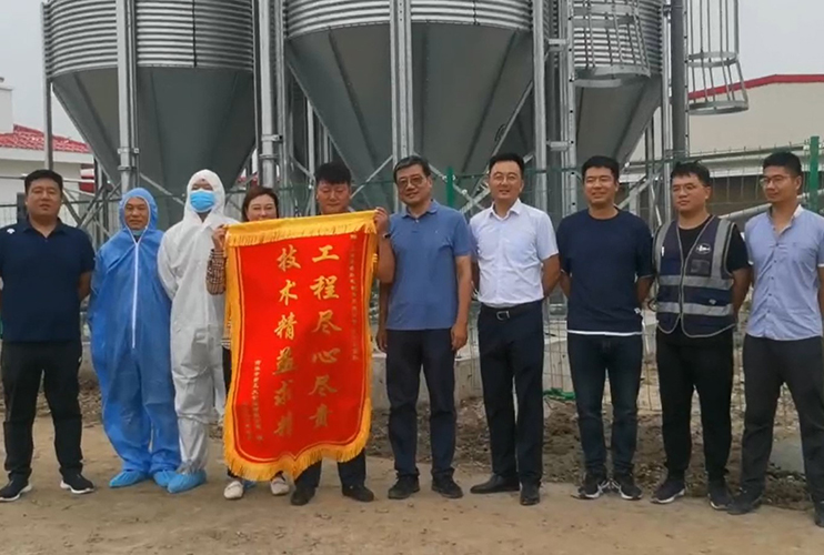 敬業(yè)奉獻暖人心，精品工程獲錦旗